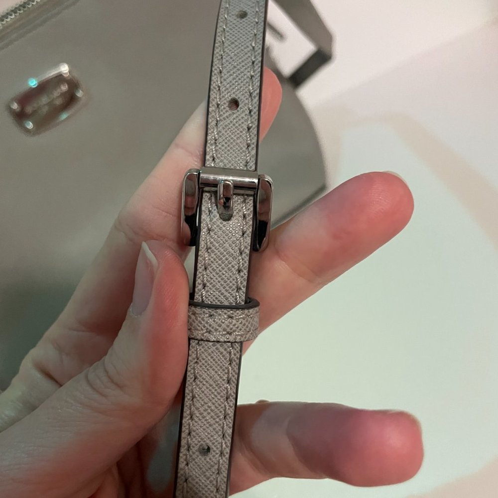 MICHAEL KORS Silver / Grey Leather Crossbody Bag Purse with Silver Hardware - Picture 5 of 10